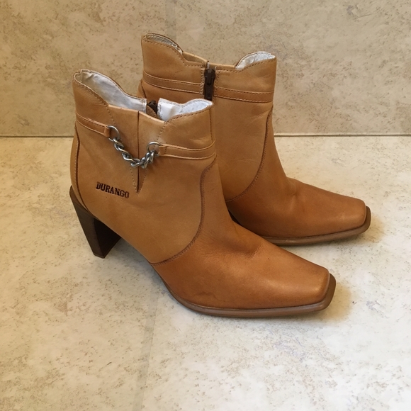 DURANGO TAN LEATHER ANKLE BOOTS